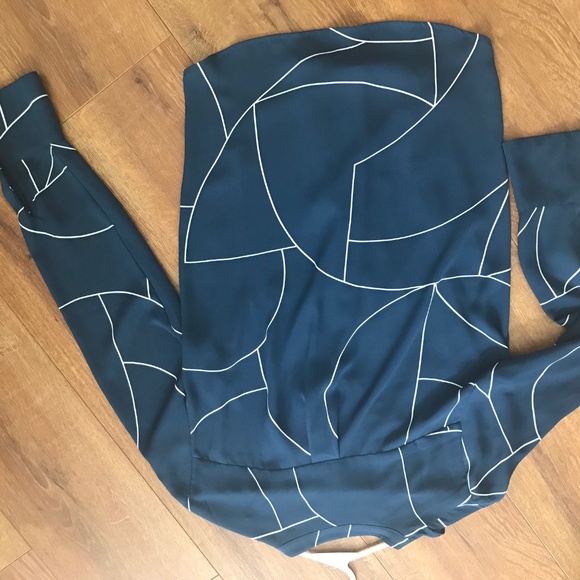 Anne Taylor Geo Icon Ruffle Blouse - Picture 5 of 6